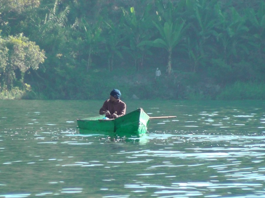 lake atitlan, guatemala, wooden boat, travel, travelogue, ailsa prideaux-mooney
