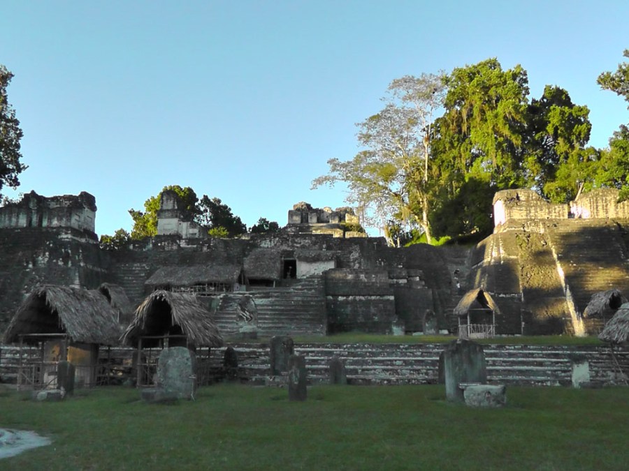 old faithful, geyser, yellowstone, wyoming, travel, travelogue, travel photography, travel writing, travel blog, ailsa prideaux-mooney