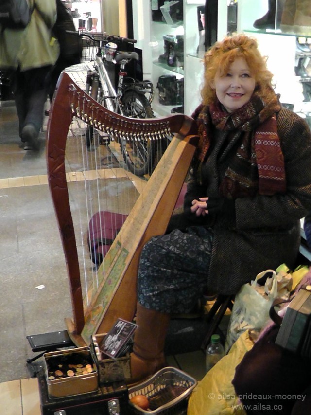 rhythm, ireland, dublin, harp player, instrument, busker, travel, photography, ailsa prideaux-mooney