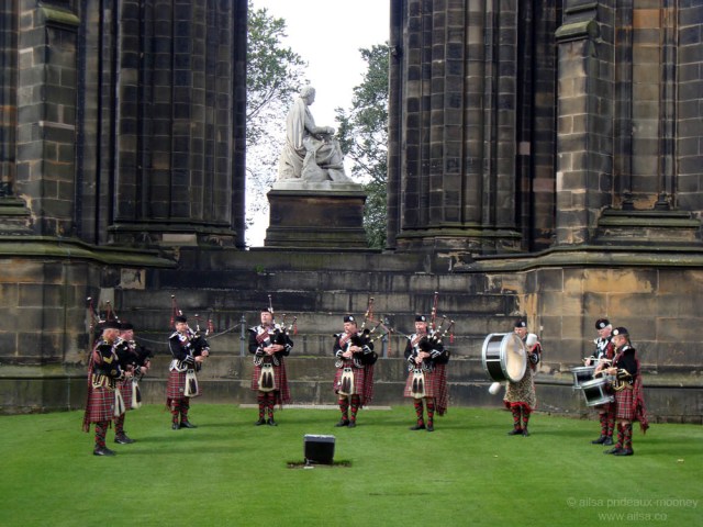 rhythm scotland edinburgh bagpipes music bagpipers
