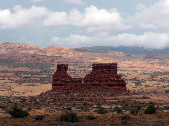 arches national park courthouse towers utah road trip us usa america