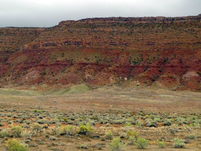 arches red green canyon utah monsoon road trip us usa america striaitions