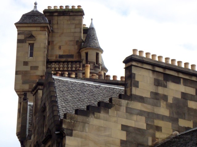 edinburgh old town rooftops