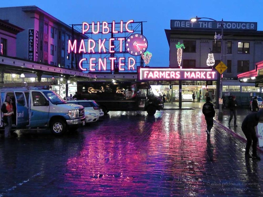 seattle, pike place market, neon sign, waterfront, travel, travelogue, photography, ailsa prideaux-mooney, travel tips