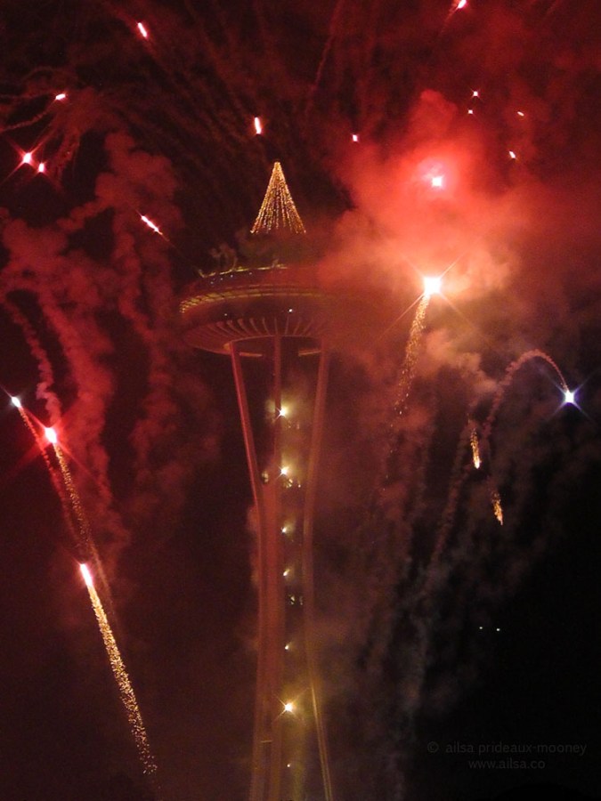 seattle washington space needle fireworks new years eve 2013