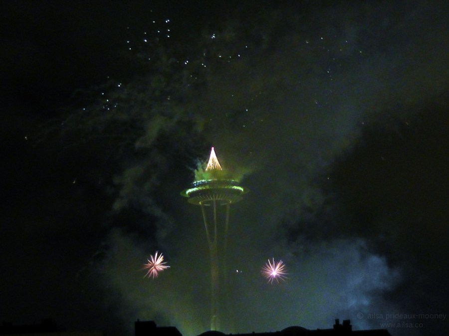 seattle washington space needle fireworks new years eve 2013