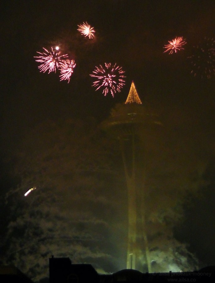 seattle washington space needle fireworks new years eve 2013