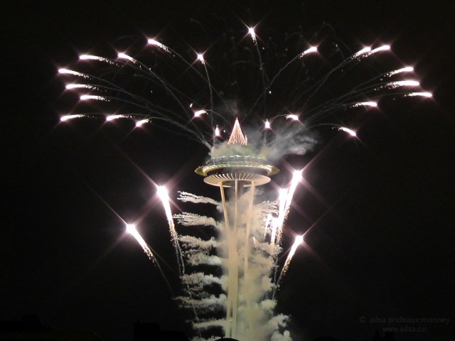 seattle washington space needle fireworks new years eve 2013