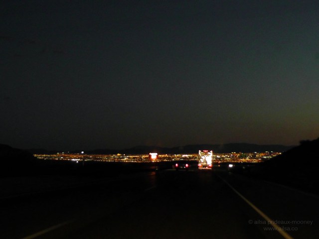 las vegas desert night glow us road trip usa america driving