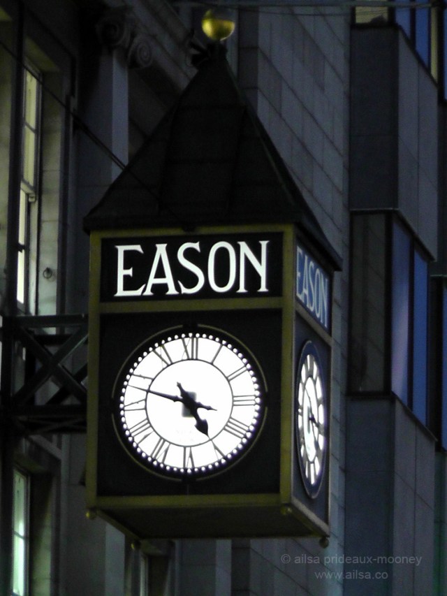 easons clock, dublin, ireland, travel, ailsa prideaux-mooney