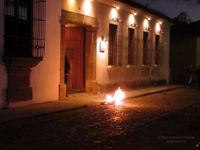 guatemala, antigua, La Quema del Diablo, festival, travel, travelogue, photography, ailsa prideaux-mooney