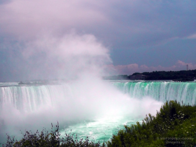 niagara falls, horseshoe falls, canada, new york, travel, travelogue, road trip, ailsa prideaux-mooney