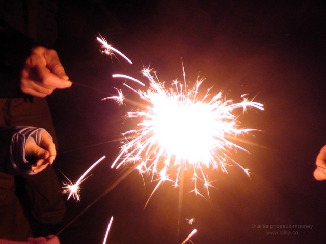 seattle, golden gardens, bonfire night, guy fawkes, sparklers, travel, photography, travelogue, ailsa prideaux-mooney