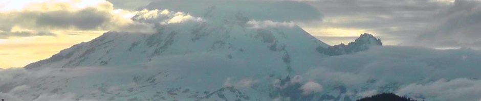 mount rainier, sunset, volcano, national park, white pass scenic byway, volcano, travel, travelogue, photography, ailsa prideaux-mooney, washington