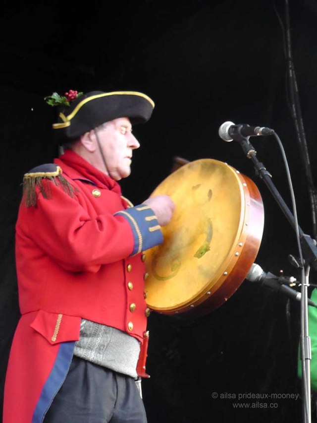 bodhran, sandymount wren boys, wren festival, wren day, st stephen's day, travel, travelogue, photography, ailsa prideaux-mooney, ireland