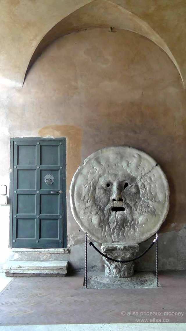 chiesa santa maria in cosmedin, la bocca della verita, mouth of truth, roman holiday, italy, rome, travel, travelogue, photography, ailsa prideaux-mooney