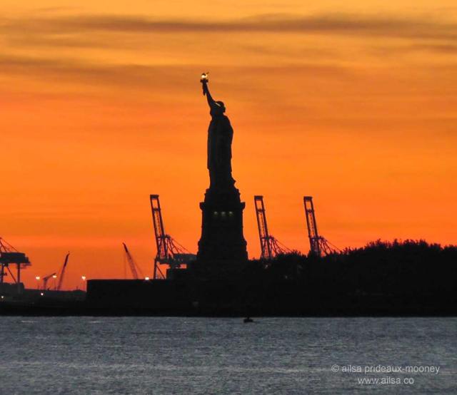 statue of liberty, lady liberty, hudson river, new york, manhattan, battery park, new jersey docks, travel, travelogue, photography, ailsa prideaux-mooney