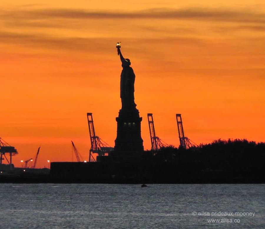 statue of liberty, lady liberty, hudson river, new york, manhattan, battery park, new jersey docks, travel, travelogue, photography, ailsa prideaux-mooney