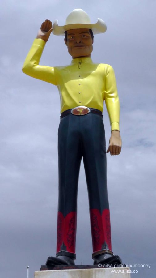muffler man, giant cowboy, amarillo, texas, route 66, roadside attraction, travel, travelogue, road trip, ailsa prideaux-mooney