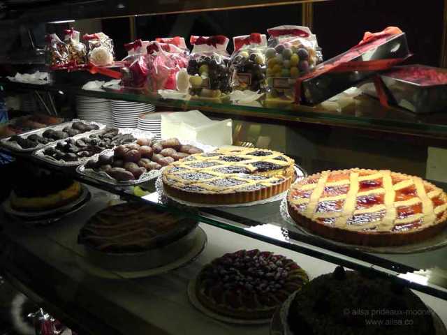 rome, italy, travel, literati, grand tour, photography, travelogue, travel, ailsa prideaux-mooney, antico caffe greco