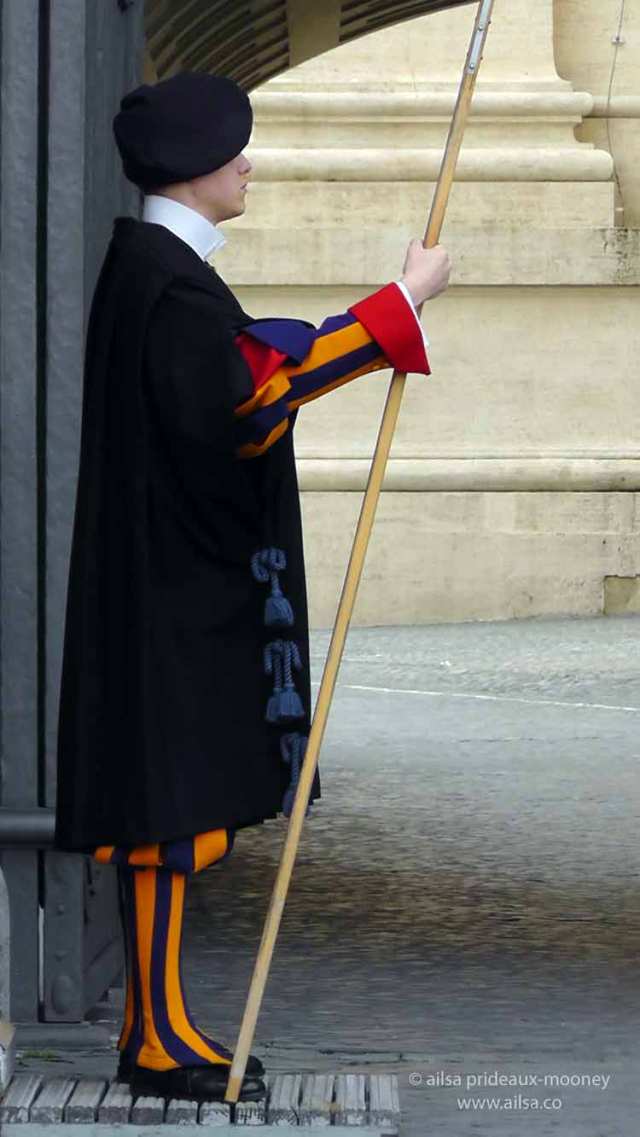 swiss guard, vatican, vatican city, rome, papal guards, pope's army, italy, rome, travel, travelogue, ailsa prideaux-mooney
