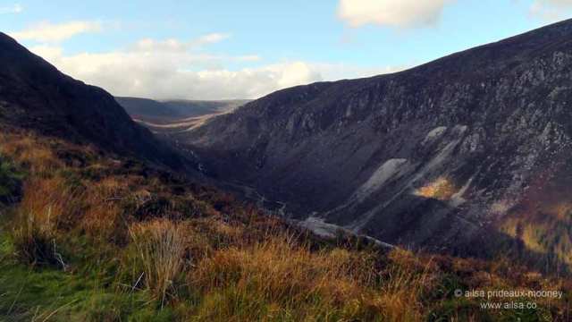 glendalough, spinc, spinc trail. blue trail, hiking, wicklow mountains, wicklow national park, wicklow, ireland, travel, travelogue, ailsa prideaux-mooney, glaciation, glacial valley