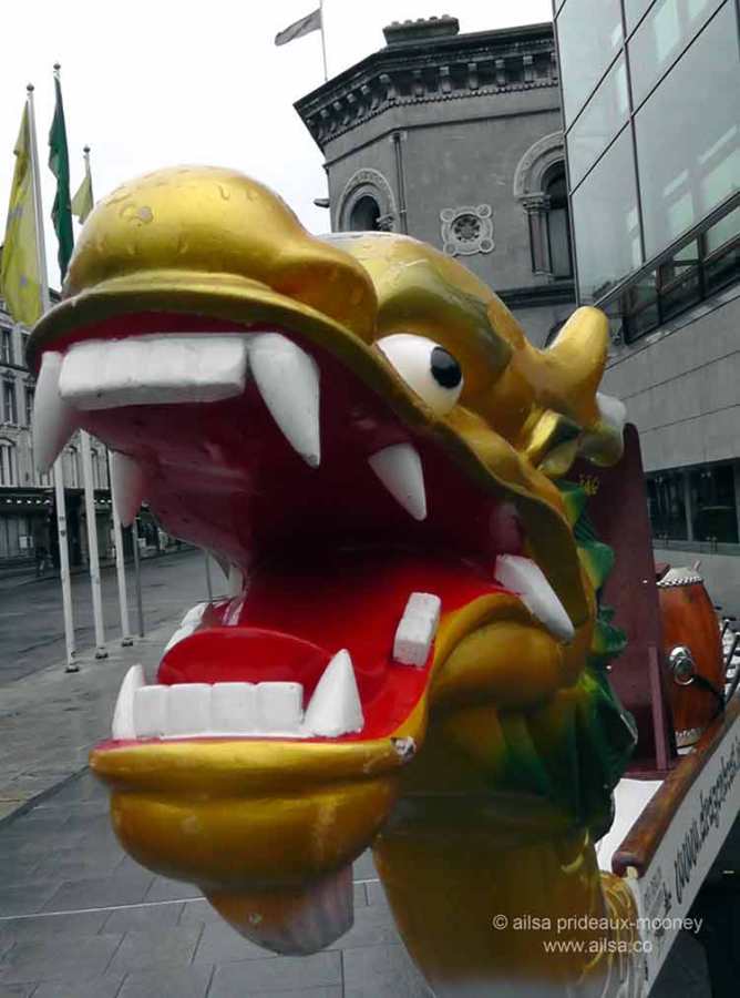 dublin chinese new year festival 2015, dragons, tai chi, kung fu, dragon dance, lion dance, year of the sheep, chinese harp, zither, travel, travelogue, ailsa prideaux-mooney, chinese dragon boat racing