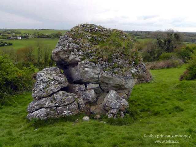 Ail na Míreann, cat stone, catstone, hill of uisneach, navel of ireland, stone of the divisions, Umbilicus Hinerniae, Axis Mundi, ireland, westmeath, travel, travelogue, ailsa prideaux-mooney